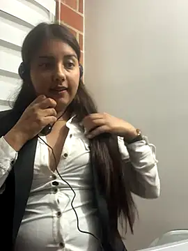 Snapshot of Au-rora chatting on December 2025 03:36:02 AM Au-rora online show from December 2025 03:36:02 AM