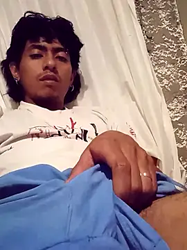 SkinniYamo online show from February 2026 04:43:01 AM