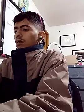 SkinniYamo online show from February 2026 12:54:01 AM