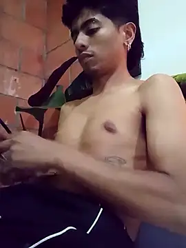 SkinniYamo online show from May 2026 02:51:02 AM