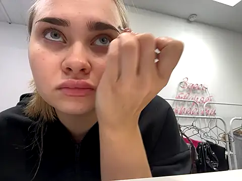 MilaRaven online show from December 2025 06:41:01 AM