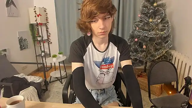 AvenGlow online show from December 2025 03:48:01 AM