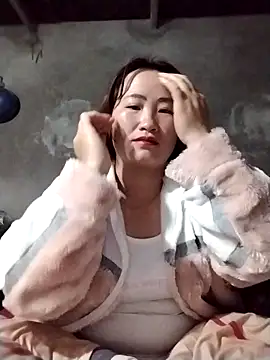 emini-xx online show from December 2025 08:04:02 PM