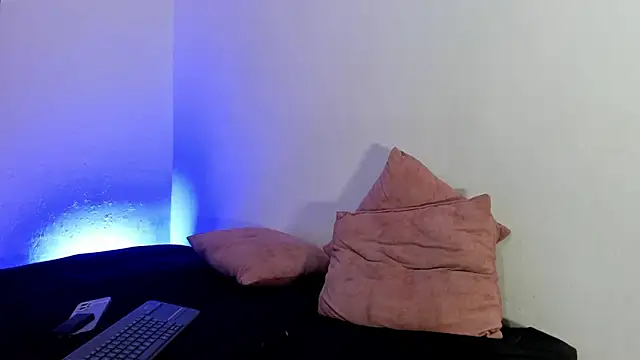 Snapshot of damian_fort1 chatting on November 2025 12:05:01 PM damian fort1 online show from November 2025 12:05:01 PM