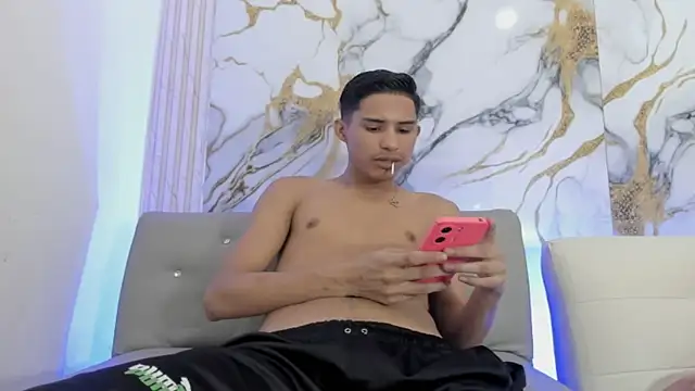 Snapshot of damian_fort1 chatting on November 2025 04:36:01 PM damian fort1 online show from November 2025 04:36:01 PM