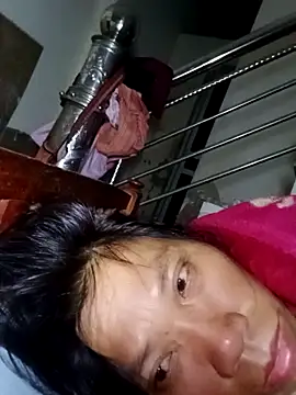 bella-la online show from December 2025 10:39:02 PM