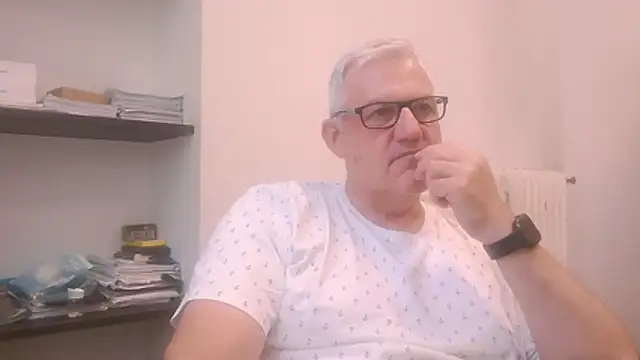 Snapshot of Diegoriv71 chatting on May 2026 12:02:01 PM Diegoriv71 online show from May 2026 12:02:01 PM
