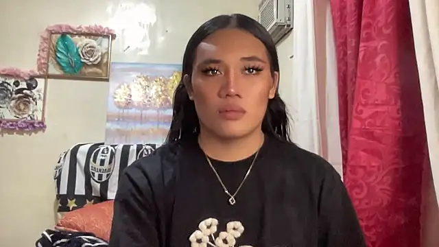 untouchable mia online show from November 2025 05:47:02 PM