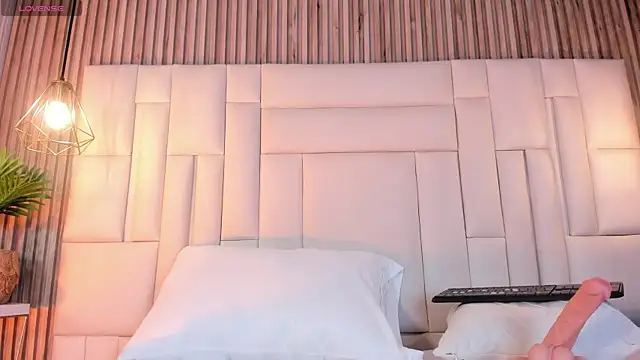 VenuzSofia online show from December 2025 10:50:01 PM