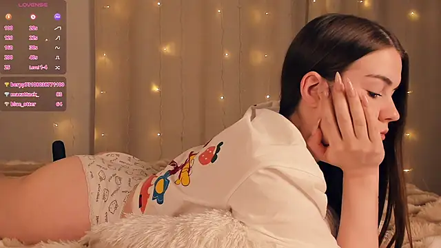 LoreeScialdone online show from February 2026 02:53:01 AM