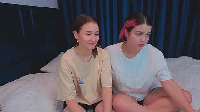 SharieTenuta online show from November 2025 04:07:01 PM