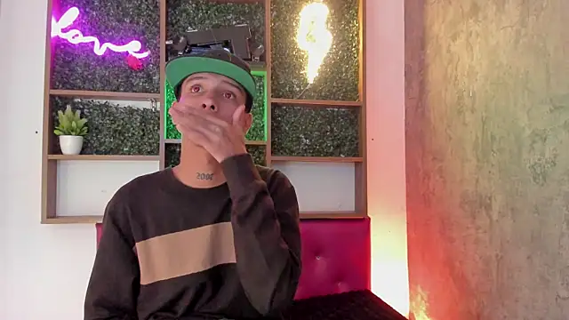 Snapshot of Max_Steell chatting on October 2025 05:44:02 AM Max Steell online show from October 2025 05:44:02 AM