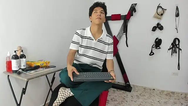 Maximiliano Khalil online show from November 2025 08:22:02 PM