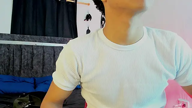 Maximiliano Khalil online show from December 2025 07:33:02 PM