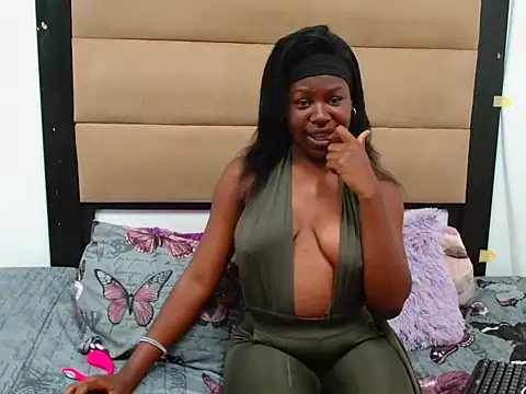 Snapshot of DARKberryDIAMOND chatting on November 2025 06:20:02 PM DARKberryDIAMOND online show from November 2025 06:20:02 PM