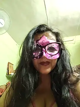 Snapshot of LOVE__RANI chatting on June 2026 07:56:02 AM LOVE RANI online show from June 2026 07:56:02 AM