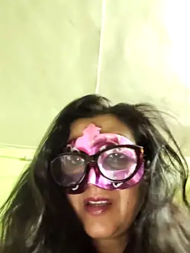 Snapshot of LOVE__RANI chatting on June 2026 12:37:01 PM LOVE RANI online show from June 2026 12:37:01 PM
