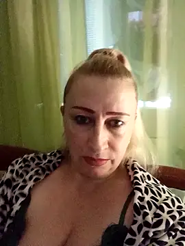 Esenia505 online show from November 2025 11:20:02 AM