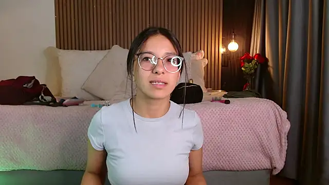 Skay bluee online show from November 2025 02:38:02 PM