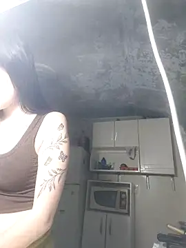 MiluUcrania online show from November 2025 03:39:01 AM