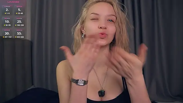 VetaManhardt online show from April 2026 11:17:01 PM