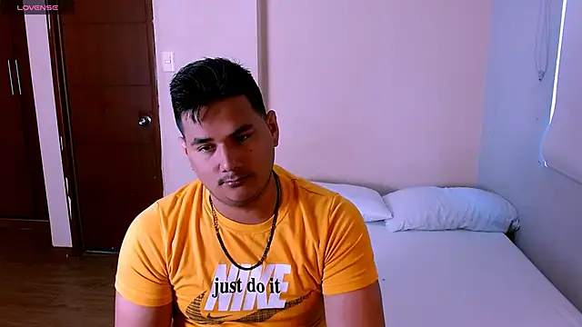 Snapshot of KingMoreno1 chatting on October 2025 01:01:02 PM KingMoreno1 online show from October 2025 01:01:02 PM