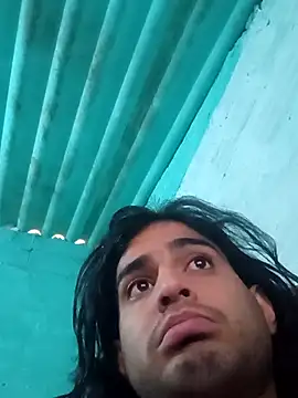 yuhenthr online show from November 2025 05:45:01 PM