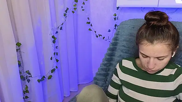 Ulyanix online show from November 2025 04:58:02 AM