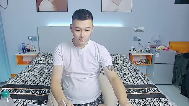 Snapshot of xiao8787 chatting on November 2025 12:18:02 PM xiao8787 online show from November 2025 12:18:02 PM