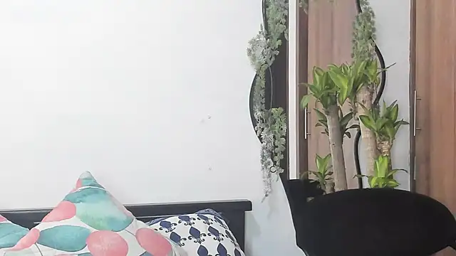 MailynAndNick online show from February 2026 01:44:02 PM