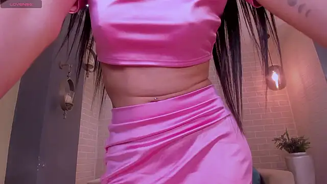 Snapshot of BellaConnorX chatting on February 2026 04:00:01 AM BellaConnorX online show from February 2026 04:00:01 AM