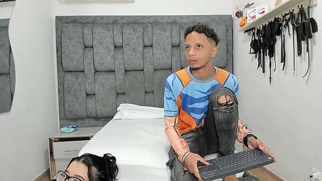 DamianandEva online show from November 2025 12:14:02 PM