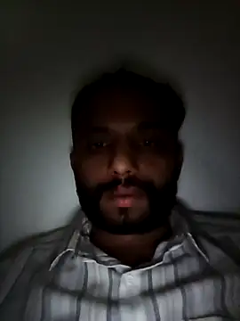 Advance01 online show from November 2025 07:35:01 PM