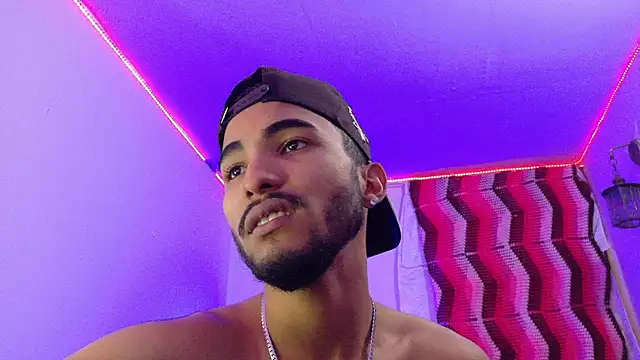 Snapshot of Boy_Rockxx chatting on November 2025 03:50:01 AM Boy Rockxx online show from November 2025 03:50:01 AM