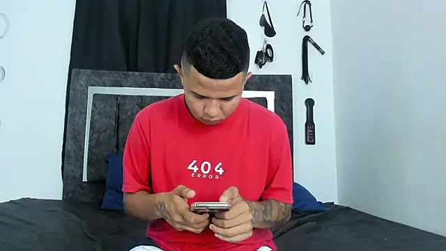 Steven19 LatinBoy online show from November 2025 11:43:01 AM