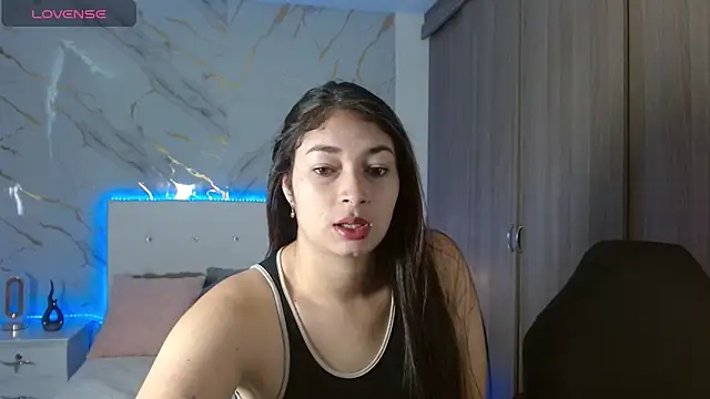 Snapshot of skarlett_35 chatting on November 2025 02:05:02 PM skarlett 35 online show from November 2025 02:05:02 PM