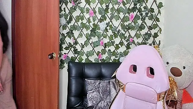 melani ferraraa  online show from November 2025 05:50:02 AM