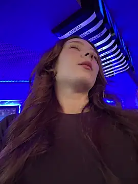 LilluKatten online show from February 2026 10:45:02 AM