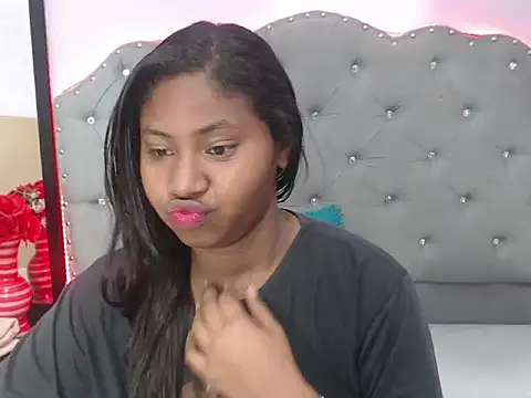 valentinavega18x online show from November 2025 03:01:02 AM