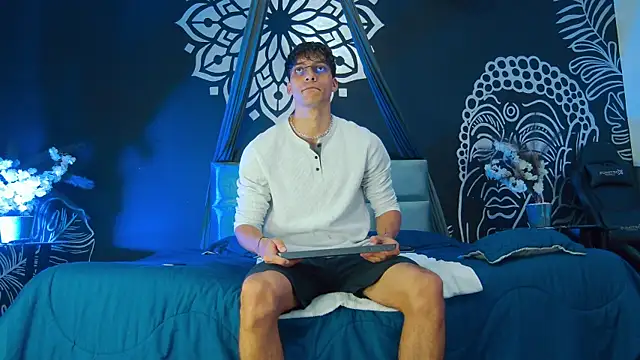 AlessioVitale online show from January 2026 12:07:02 PM