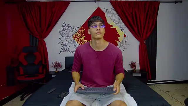 AlessioVitale online show from January 2026 12:10:02 PM