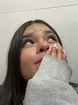 Snapshot of Camila_Duarte_ chatting on November 2025 02:33:01 AM Camila Duarte online show from November 2025 02:33:01 AM