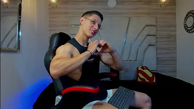 MAXTHOMSON online show from November 2025 01:37:02 AM