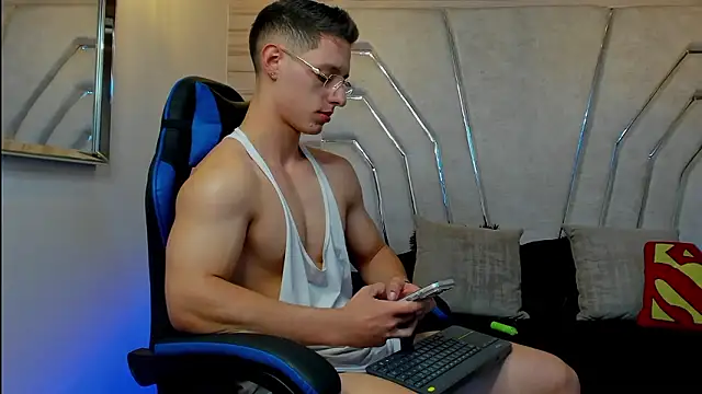 MAXTHOMSON online show from February 2026 05:45:01 AM