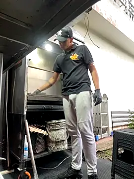 Dylams maja online show from November 2025 10:08:01 PM