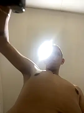 Dylams maja online show from December 2025 07:31:02 PM