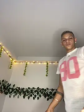 Dylams maja online show from February 2026 08:47:01 PM