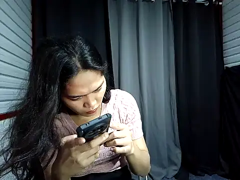 xwildflowerx online show from November 2025 12:10:02 AM