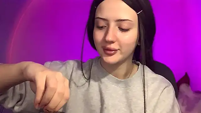 Snapshot of RuthGarner chatting on November 2025 01:24:01 PM RuthGarner online show from November 2025 01:24:01 PM