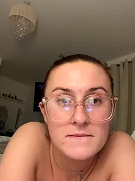 EmLovesxx online show from November 2025 08:57:01 PM